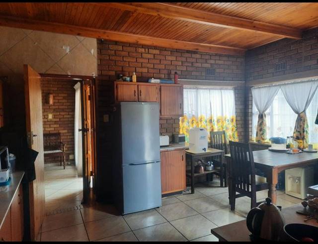 4 BEDROOM HOUSE FOR SALE IN VANDERBIJLPARK SE 2